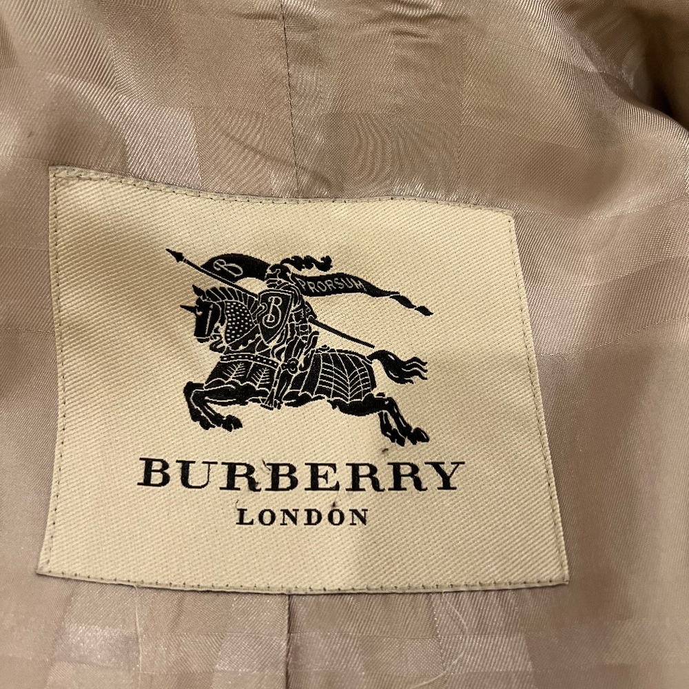 Burberry coat. Size 12. Beige color.